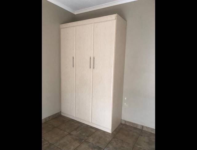 2 BEDROOM PROPERTY TO RENT IN DASSIE RAND